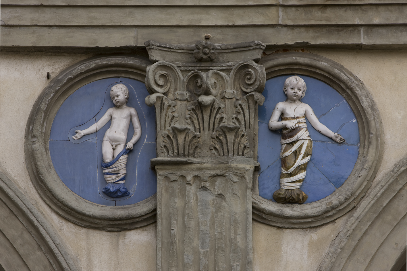  Istituto degli Innocenti, Putti della facciata esterna (Foto Tatge)